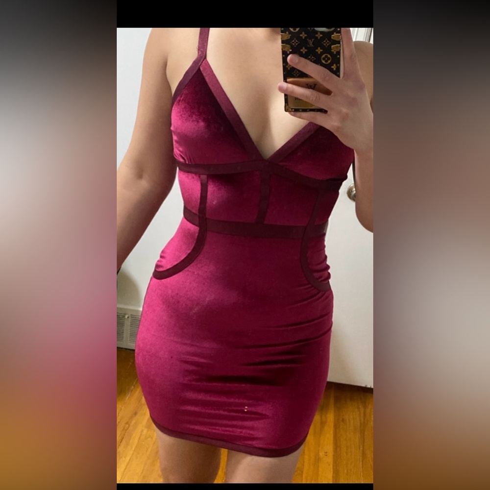 Guess fuchsia velvet mini dress size xs
